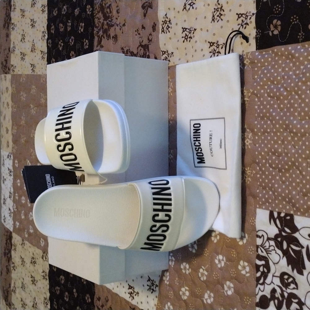 ❗SOLD❗ NWB Moschino Slides - Picture 2 of 4